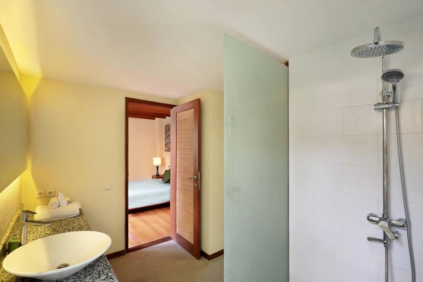 Super Value 4 Bedroom, Walk To Bintang Supermarket Seminyak Extérieur photo