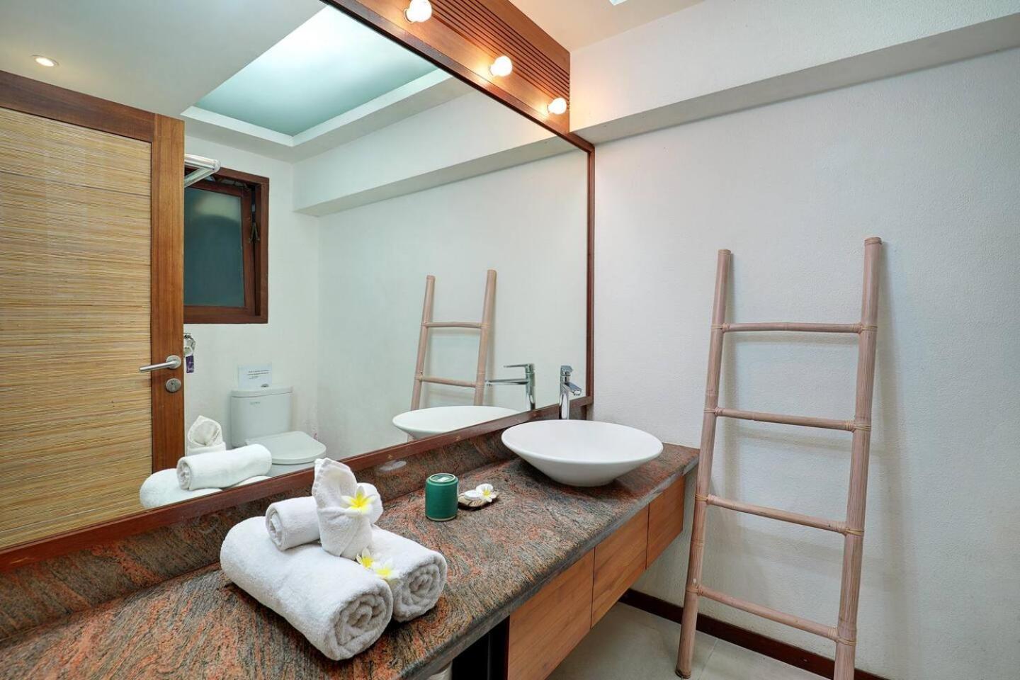 Super Value 4 Bedroom, Walk To Bintang Supermarket Seminyak Extérieur photo