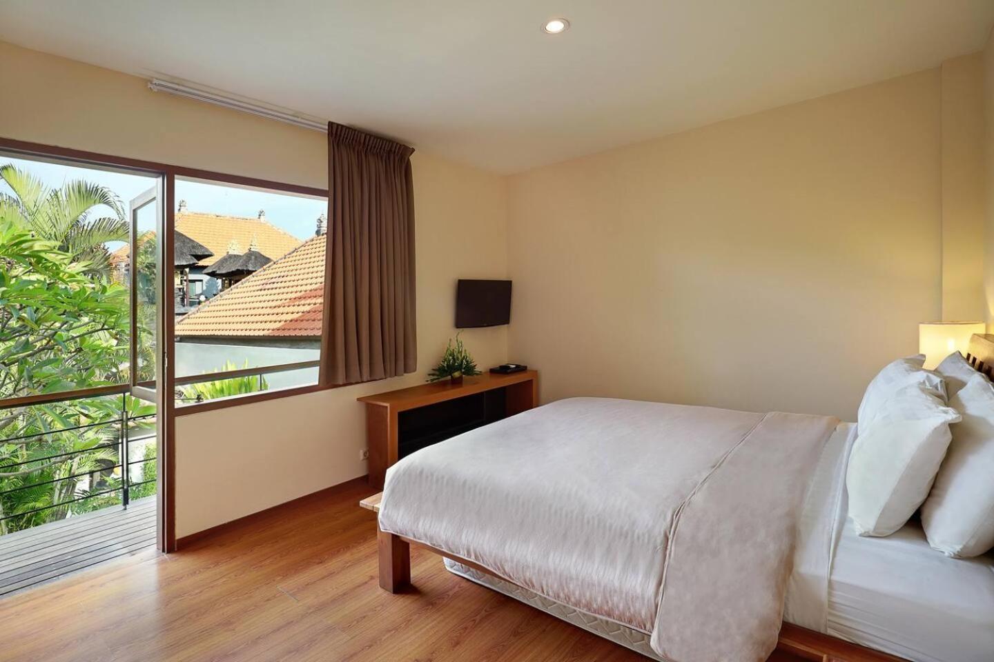 Super Value 4 Bedroom, Walk To Bintang Supermarket Seminyak Extérieur photo